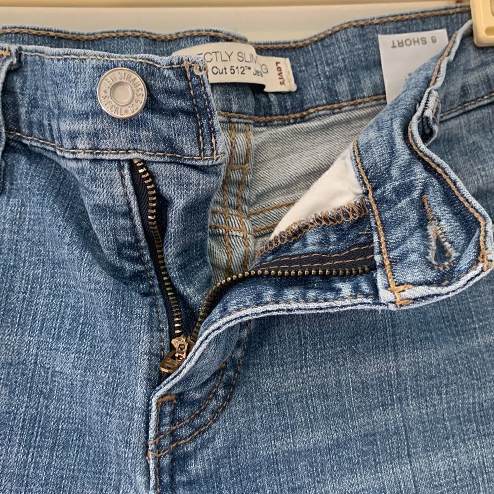 Levi’s jeans 512 boot cut Perfectly slimming Size 6 Short Decorative pockets - Picture 7 of 9